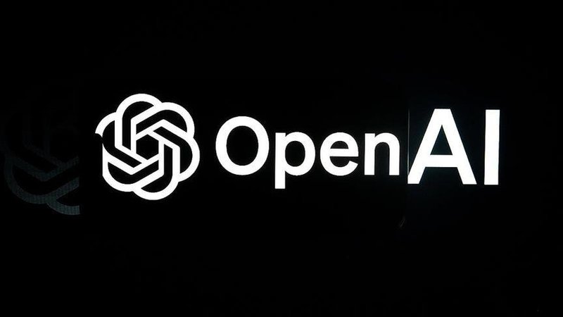 OpenAI’s New “Code Red” Strategy: The Secret Model Developed to Challenge Google’s AI Dominance