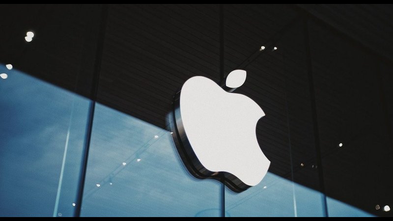 Apple’s Next Era: Major AI Shifts, New Product Lines, Foldable iPhones, and a 2026–2027 Roadmap That Redefines the Company’s Future