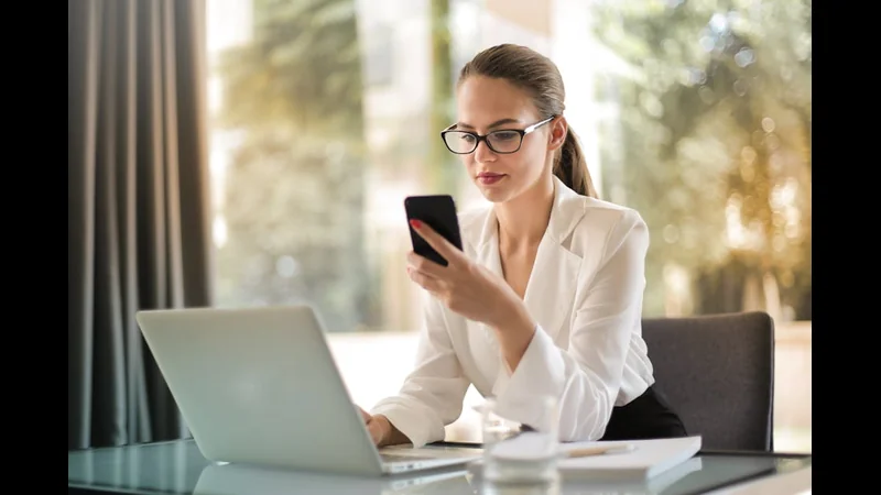 Why Phone Batteries Wear Out (And How to Prevent It) - Mobile Technology visual representation