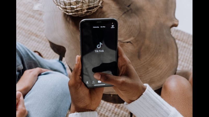 Why Smartphone Innovation Is Slowing — And What Comes Next in 2026